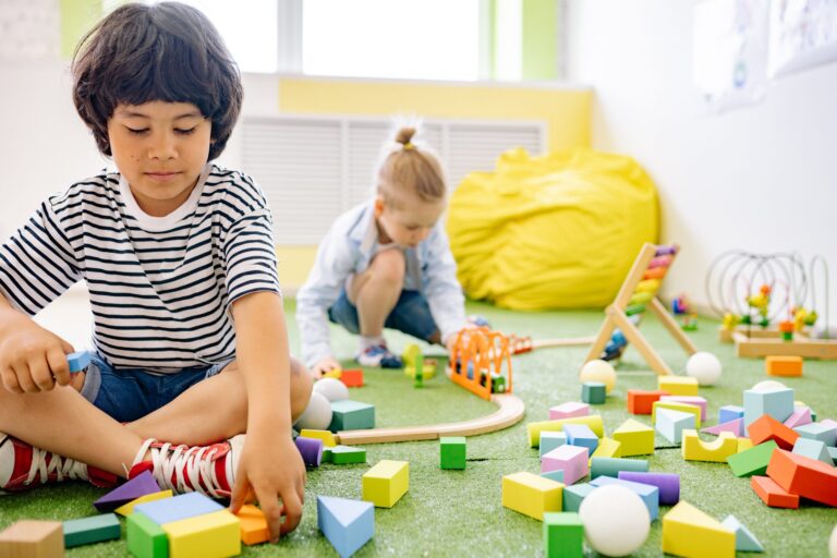 The Ultimate Guide to STEM Toys for Kids: Age-Appropriate Options to Foster Learning